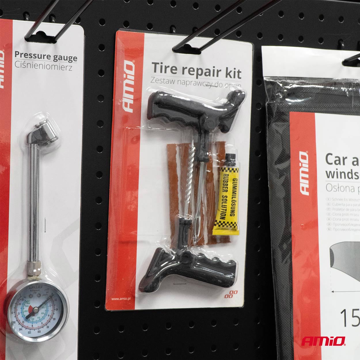 Kit compact de réparation pour crevaisons dans la bande de roulement