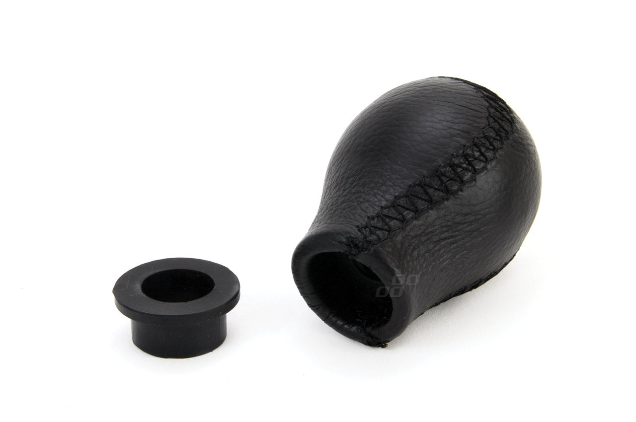 Pommeau de levier de vitesse standard avec soufflet noir vu sous un autre angle