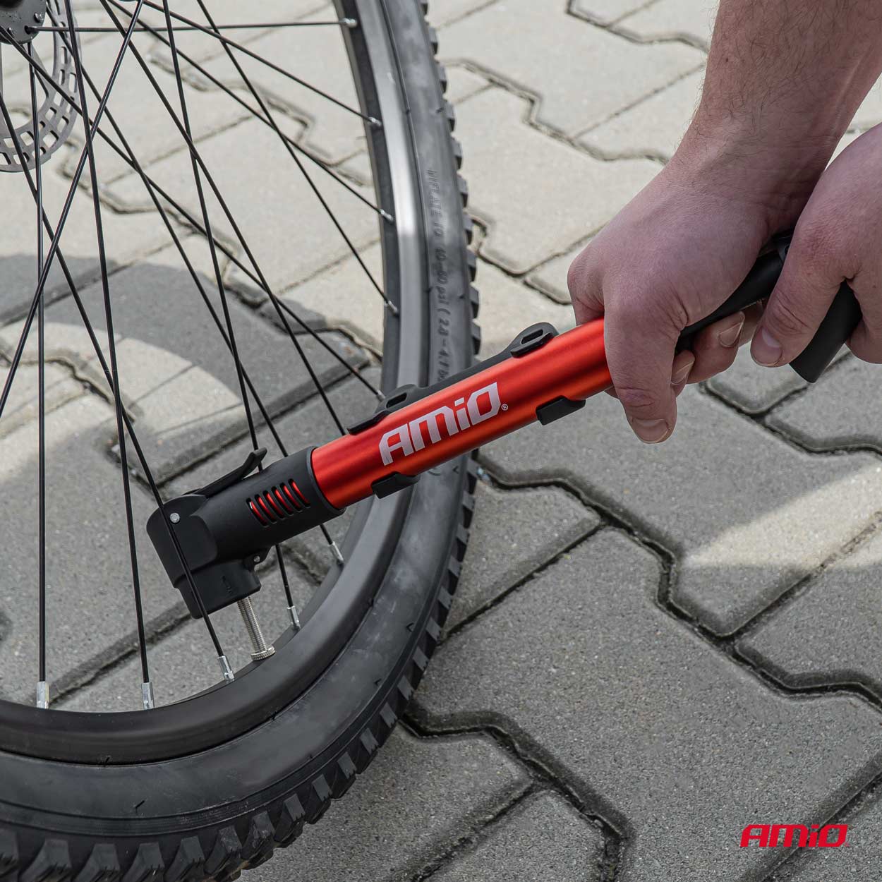 Pompe à vélo en aluminium avec valve