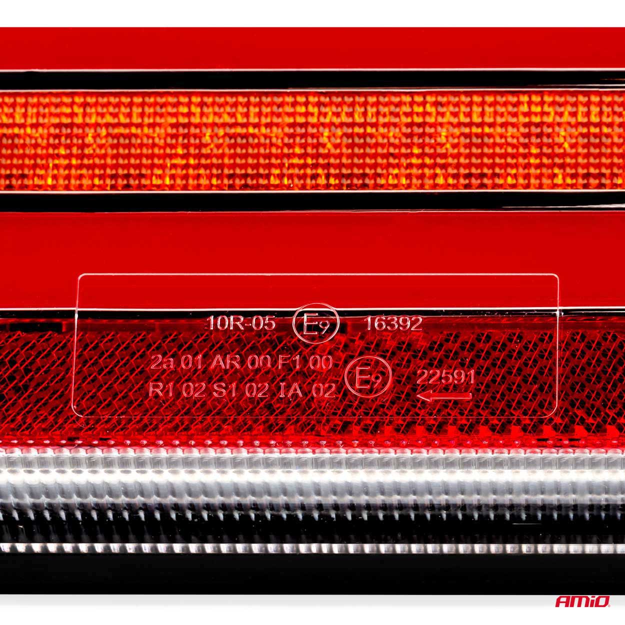 Feu arrière combiné LED avec clignotant dynamique