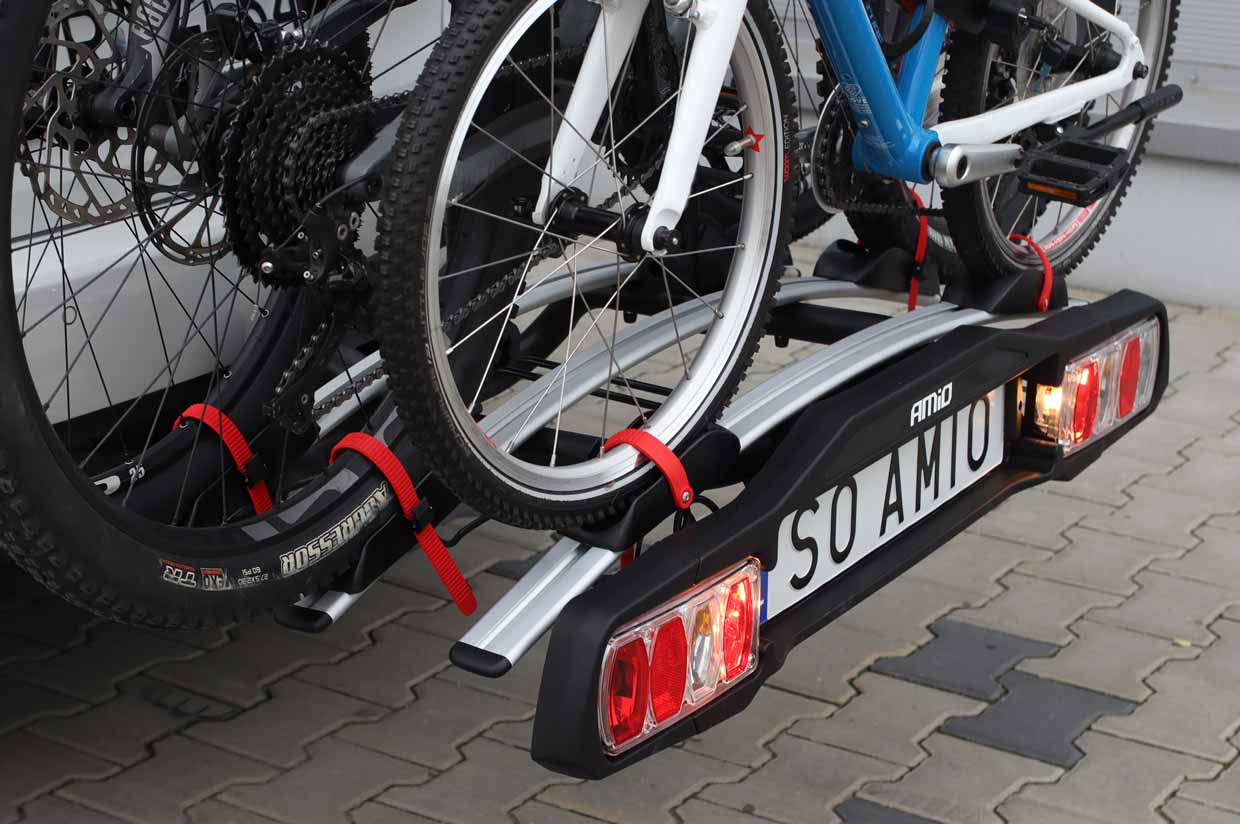 Porte-vélos sur attelage avec bras amovibles