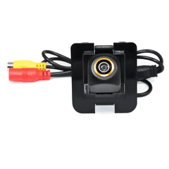Caméra de recul 1080P pour Toyota Avensis T25/T27 (2003–2018) – caméra intégrée dans l’éclairage de plaque (68 × 40 mm) 
