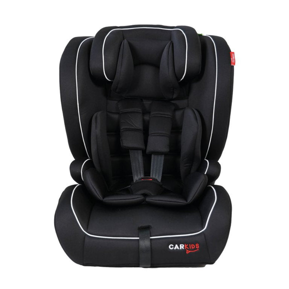 Carkids i-Size-autostol Luca 76-150 cm sort/hvid med sort betræk og hvide detaljer.