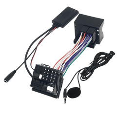 Adaptateur Bluetooth – Ford (Fiesta, Mondeo, Focus, Transit, Fusion, etc.) image montrant les câbles de connexion et le microphone.